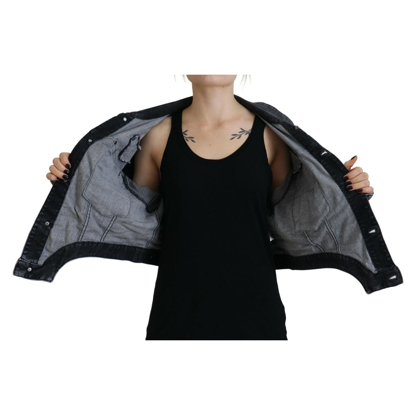 Dsquared² Gray Washed Cotton Cropped Denim Jacket1728,67345645728,Clothing,Denim Jackets - Jackets & Coats - Clothing,Dsquared²,Gray,IT38 | XS,Jackets & Coats - Clothing,Jackets & Coats - Women - Clothing,Material: Cotton 92%,Polyester 6%,Preowned / Defec