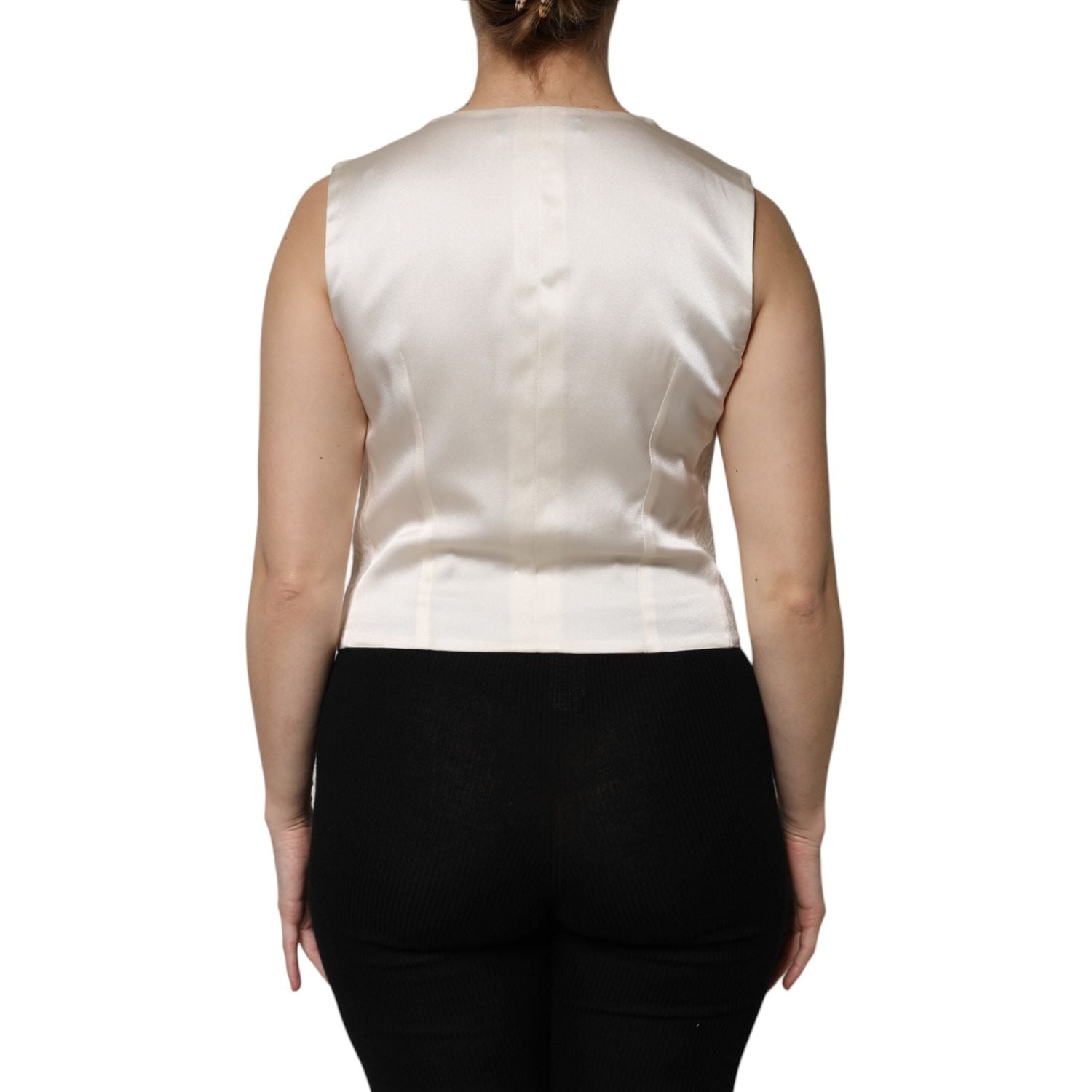 Front view with bag zipped and handles upright.