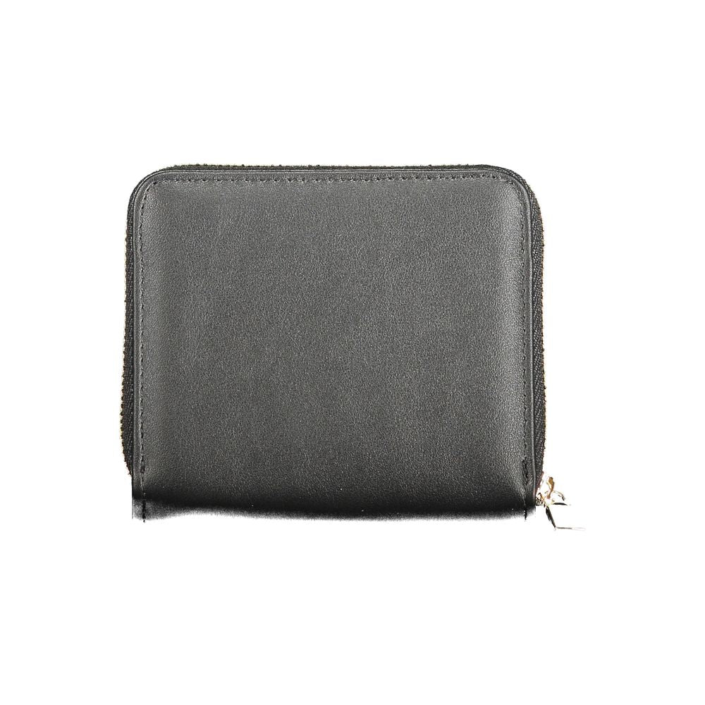 Front view with bag zipped and handles upright.